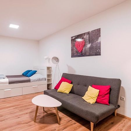 Central Studio Boulevard Budapest Kültér fotó