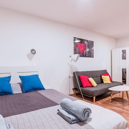 Central Studio Boulevard Budapest Kültér fotó