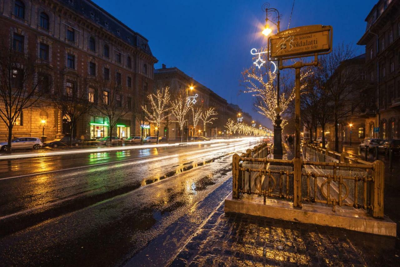 Central Studio Boulevard Budapest Kültér fotó