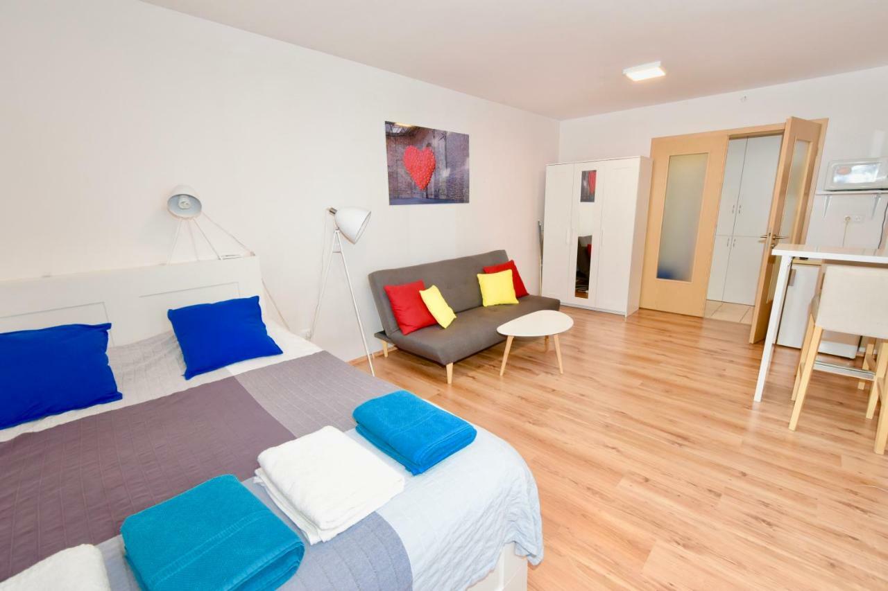 Central Studio Boulevard Budapest Kültér fotó