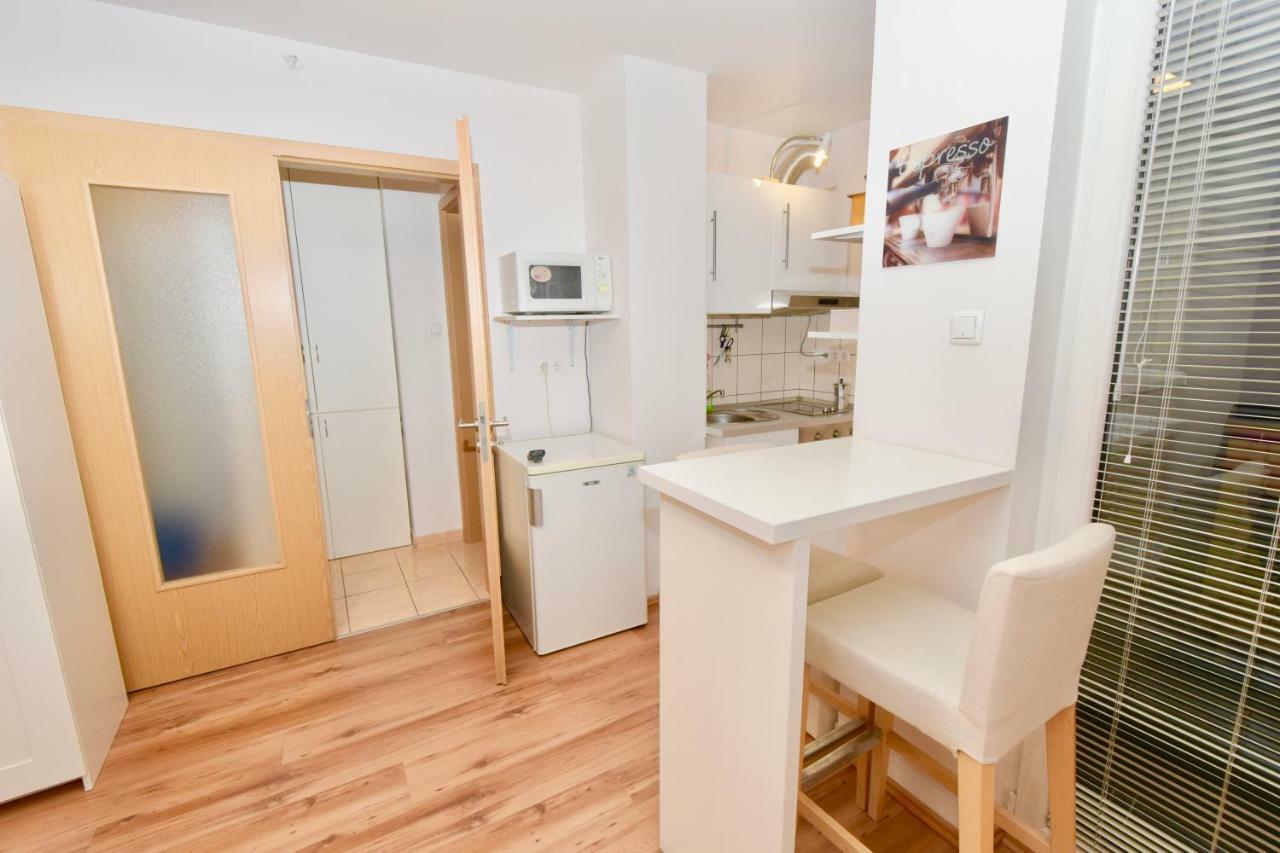Central Studio Boulevard Budapest Kültér fotó